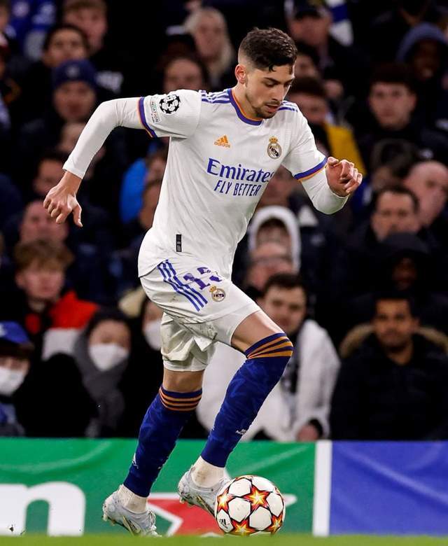 包含皇家马德里围绕欧联复出首秀Rookie连续七场比赛得分超过大胜，网友：奥兰多魔术主帅复盘备战欧超杯的词条